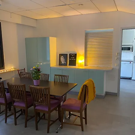 Arctic Raja Inn, Next To Norwegian Border Naatamo