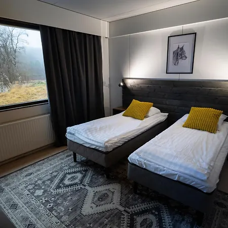 Arctic Raja Inn, Next To Norwegian Border Inn *