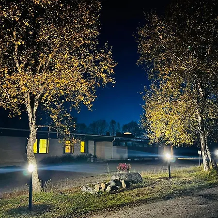 Arctic Raja Inn, Next To Norwegian Border * Naatamo