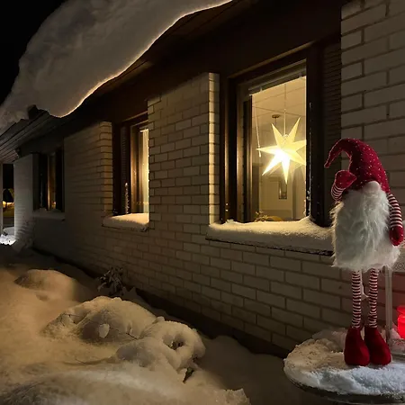 Arctic Raja Inn, Next To Norwegian Border אורחן