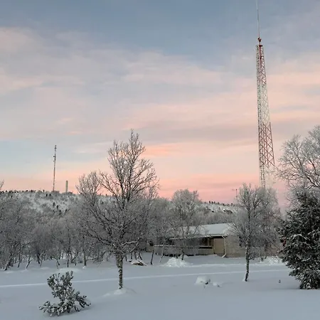 Arctic Raja Inn, Next To Norwegian Border 여관 Naatamo