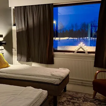 Arctic Raja Inn, Next To Norwegian Border Värdshus *