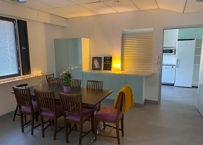 Arctic Raja Inn, Next To Norwegian Border Naatamo