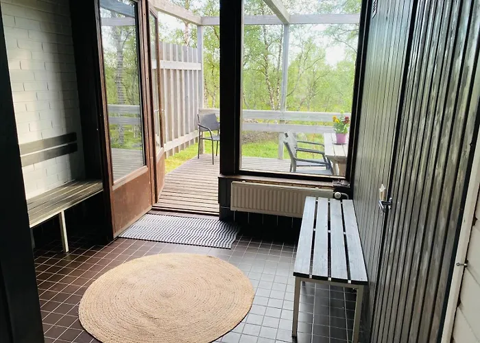 Arctic Raja Inn, Next To Norwegian Border * Naatamo