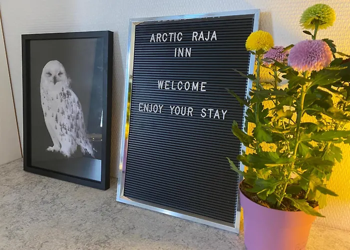 אורחן Arctic Raja Inn, Next To Norwegian Border Naatamo
