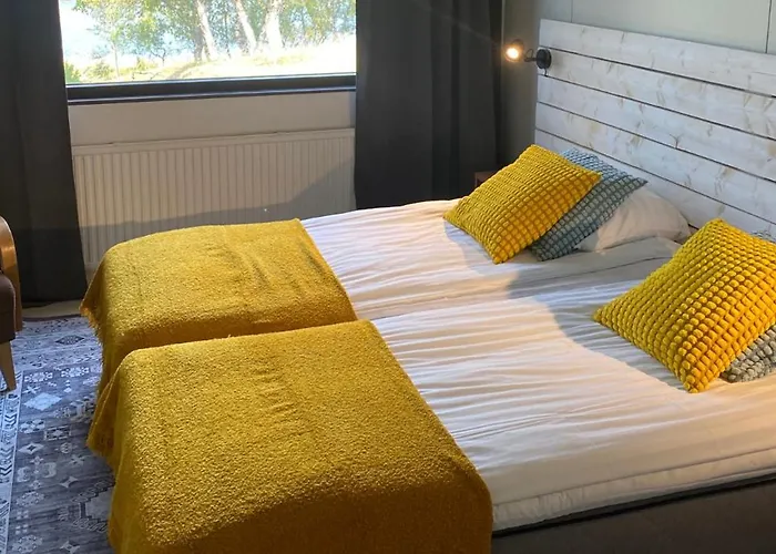 אורחן Arctic Raja Inn, Next To Norwegian Border