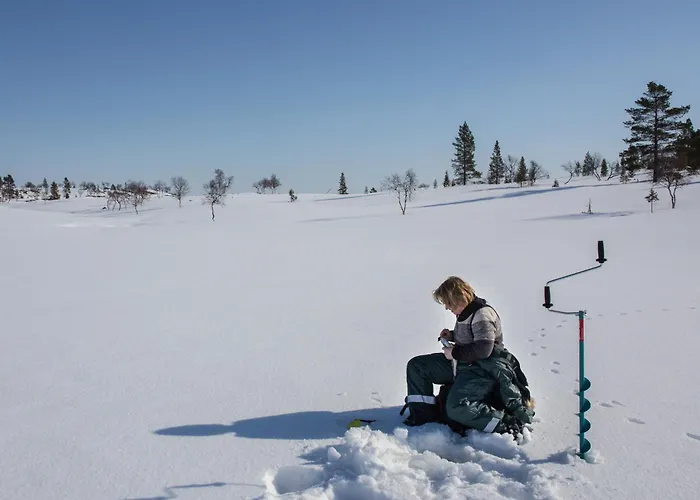 אורחן Arctic Raja Inn, Next To Norwegian Border Naatamo