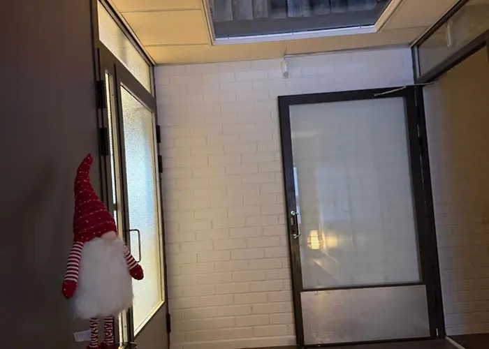 Arctic Raja Inn, Next To Norwegian Border Naatamo