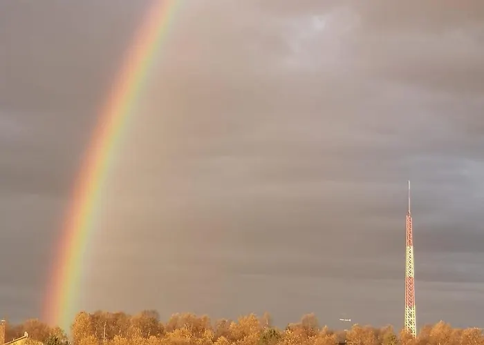 Arctic Raja Inn, Next To Norwegian Border אורחן Naatamo