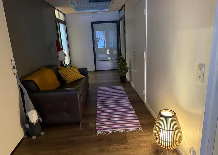 אורחן Arctic Raja Inn, Next To Norwegian Border Naatamo