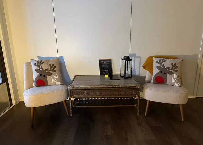 Arctic Raja Inn, Next To Norwegian Border אורחן