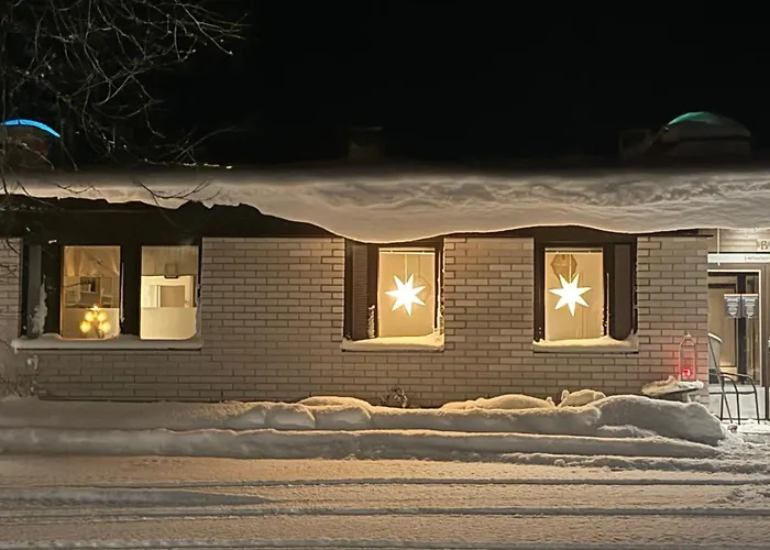 אורחן Arctic Raja Inn, Next To Norwegian Border